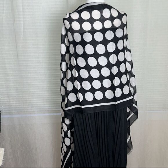 kate spade Black White Art Large Dot Oblong Fringe Hem Scarf - Picture 6 of 12